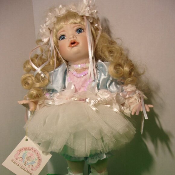 World Gallery Porcelain Designer Doll's - Picture 1 of 7